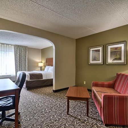 Clarion Inn & Suites - University Area Cortland Esterno foto