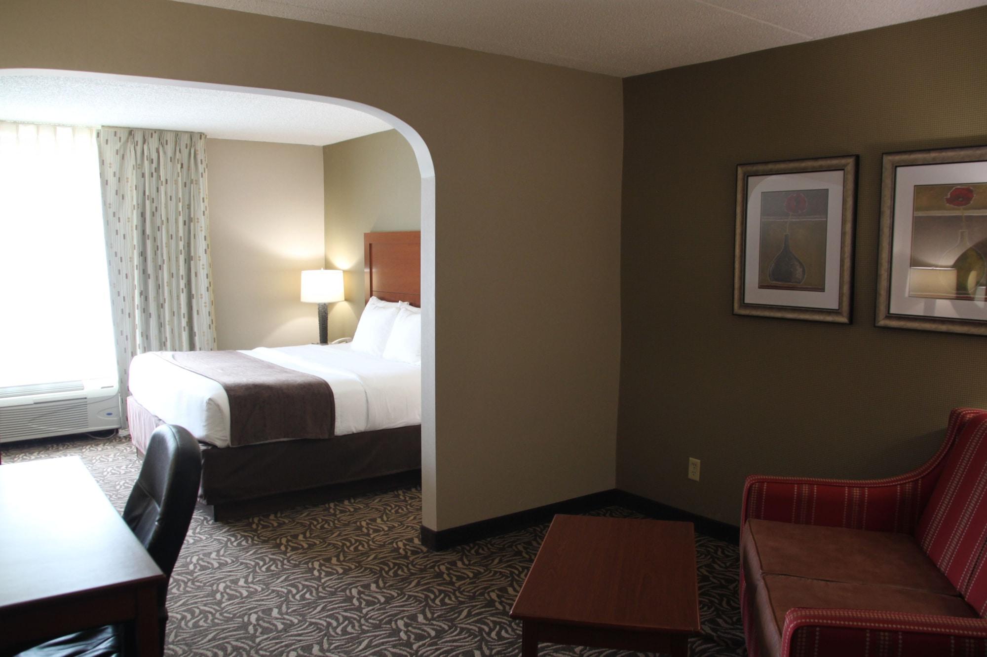 Clarion Inn & Suites - University Area Cortland Esterno foto