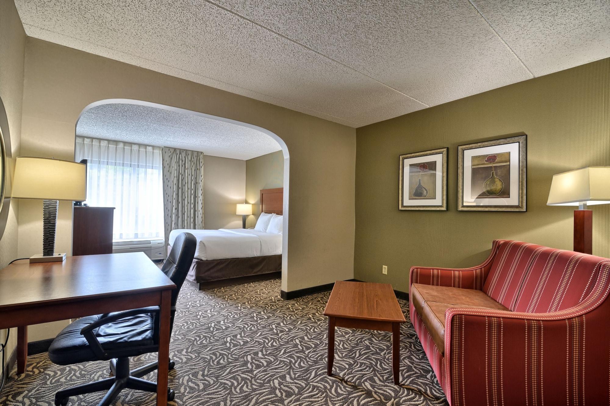 Clarion Inn & Suites - University Area Cortland Esterno foto