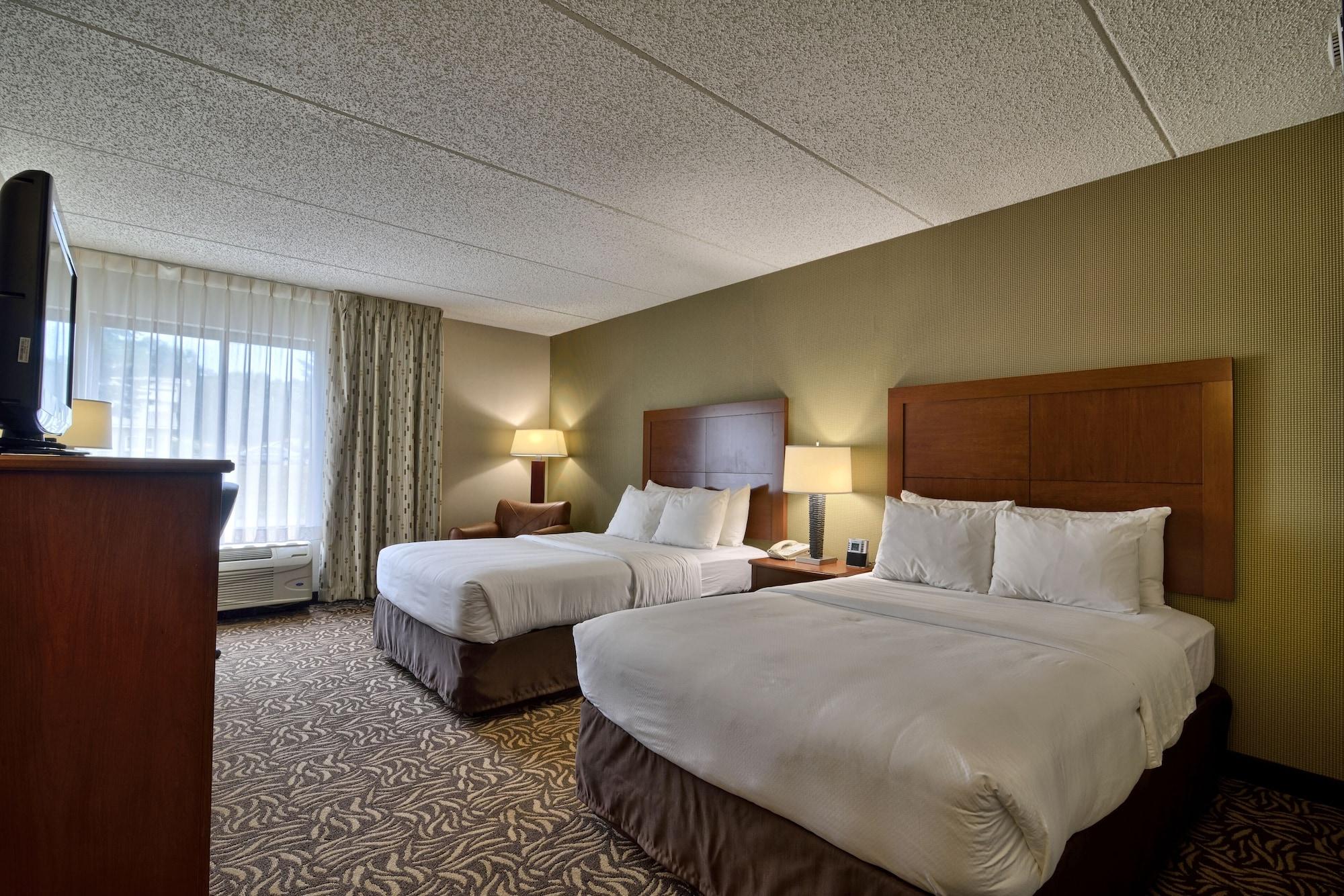 Clarion Inn & Suites - University Area Cortland Esterno foto